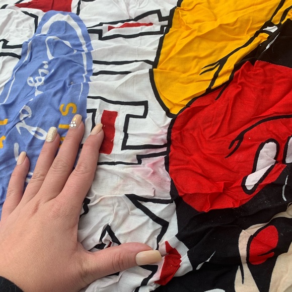 NWT 90s vintage Mickey Mouse Disney tapestry/scarf - Picture 3 of 4